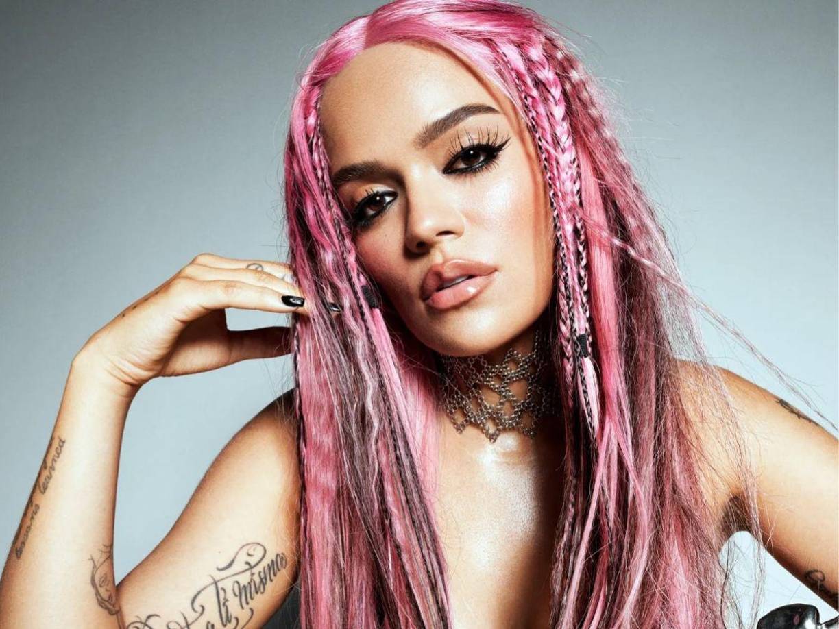 Por eso, Karol G quiso compartir un poco con sus seguidores y realizó una actividad de preguntas y respuestas a través de la plataforma Instagram, en donde le dio la oportunidad a sus fanáticos de preguntar lo que ellos quisieran.