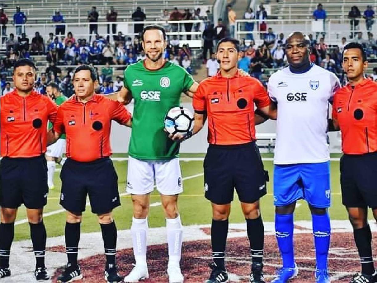 “Fue el famoso beso con el mexicano Cuauhtémoc Blanco y lo recordó en su momento: “Pavón me dijo que era de mecha corta. Sintió la presión de ese morenón en la nuca y oreja. Yo creo que han disfrutado más el beso que el triunfo contra México”