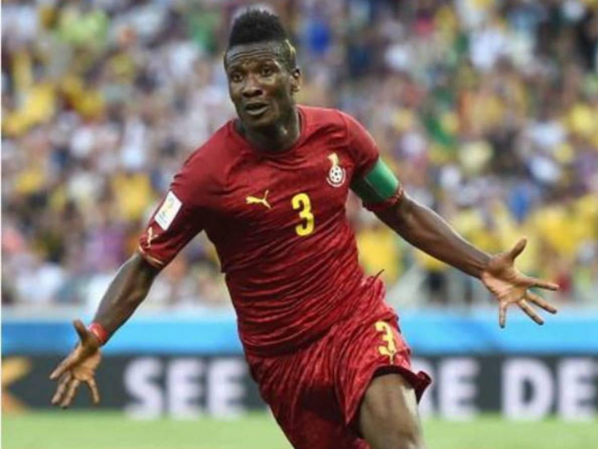 Asamoah llegó a quedarse solamente con 74 euros, menos de 2 mil lempiras.