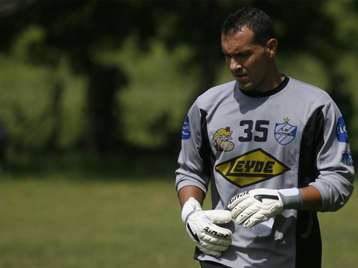 El arquero español David Sierra formó parte del Victoria en el 2011, el cancerbero solamente estuvo una temporada en la Liga Nacional de Honduras.