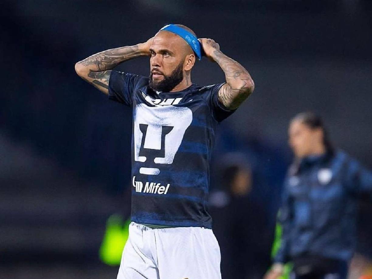 Por su parte, el Ministerio Público, que ya había presentado su escrito en noviembre, solicita 9 años de prisión para Alves y que indemnice a la víctima con 150.000 euros, la misma cantidad que pide la acusación particular.