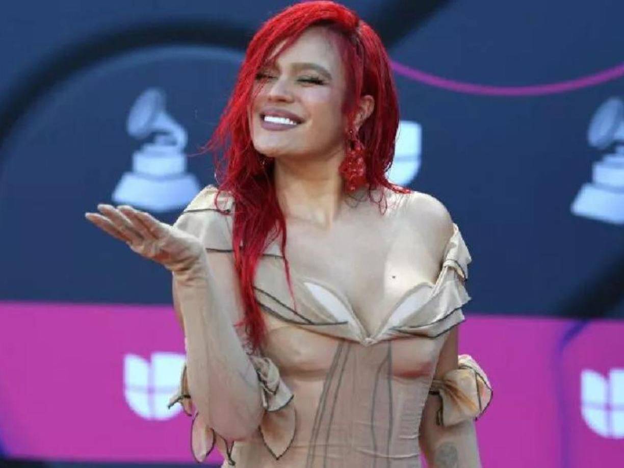 Karol G afirmó de manera jocosa que de ahora en adelante tenía una nueva petición para su familia: “Hagan una fiesta a mi nombre”, refiriéndose a su velorio.