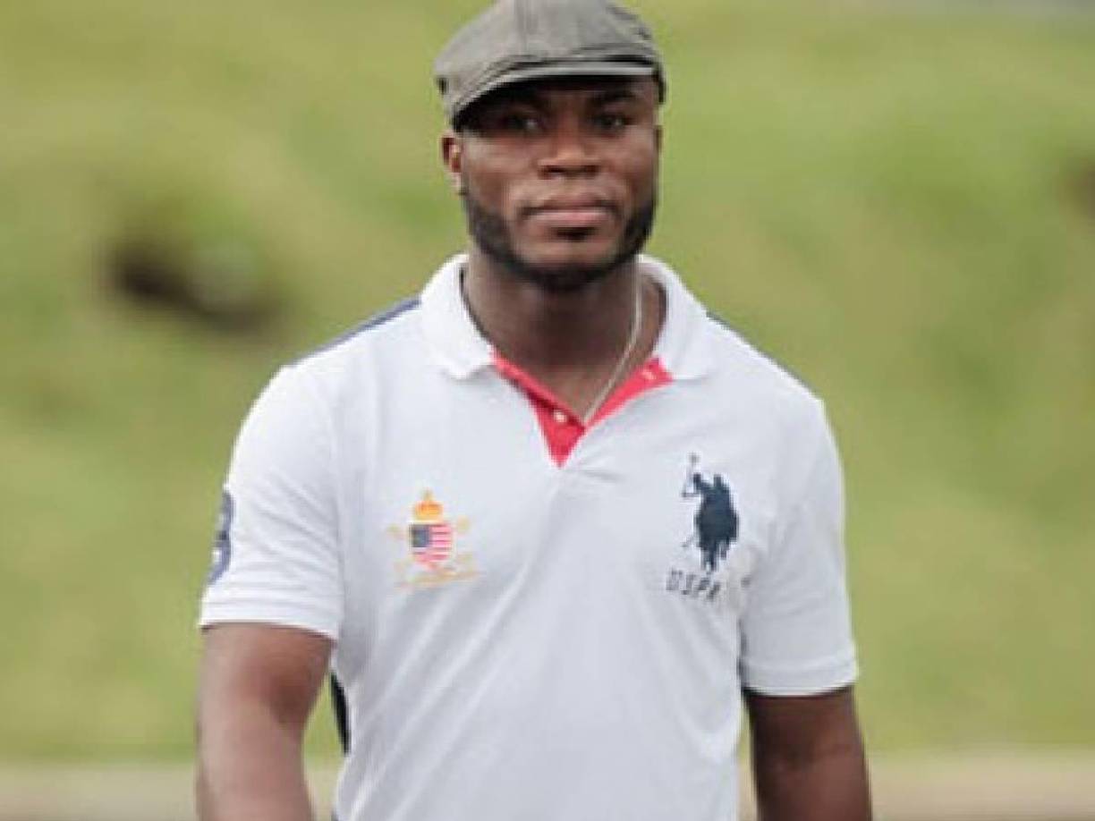 Samuel Caballero nació en Puerto Lempira, Gracias a Dios, Honduras; 24 de diciembre de 1974 y tiene 49 años.