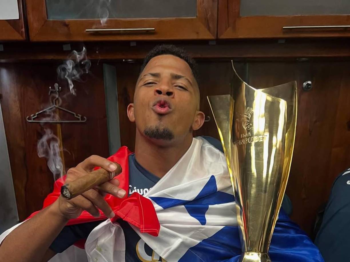 Jorge Serrano: El panameño seguirá vistiendo por un año más la camisa del campeón Motagua. 