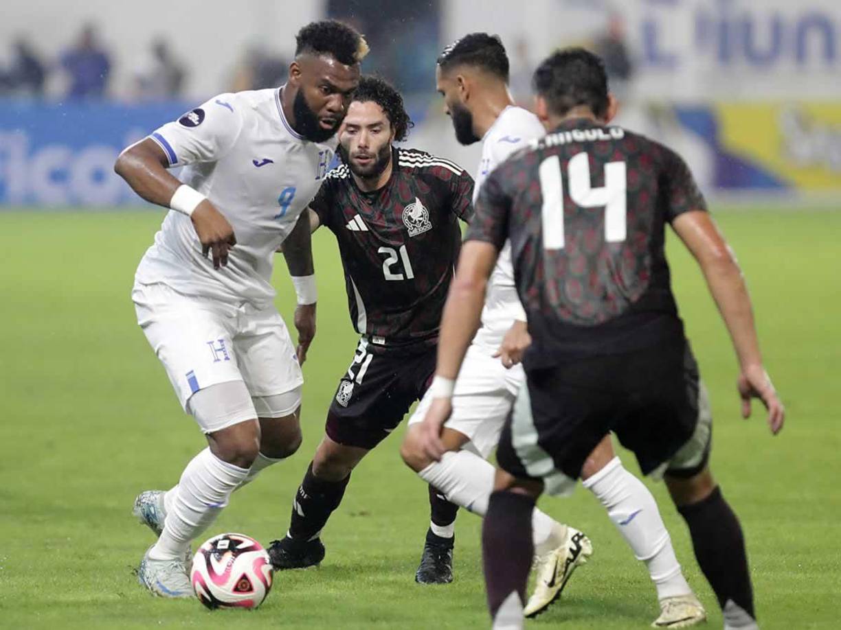 Jorge Benguché esperará su oportunidad en el banco de suplentes contra México.