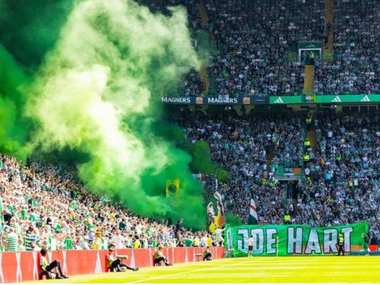 Además del título, los hinchas del Celtic despidieron a Joe Hart, el arquero inglés que defendió la portería muchos años ya que ha decidido retirarse como futbolista profesional.