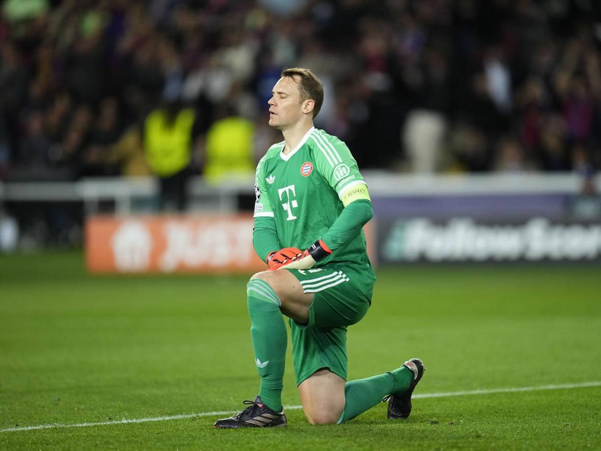 Manuel Nauer sufrió en la derrota del Bayern Múnich contra el Barcelona.