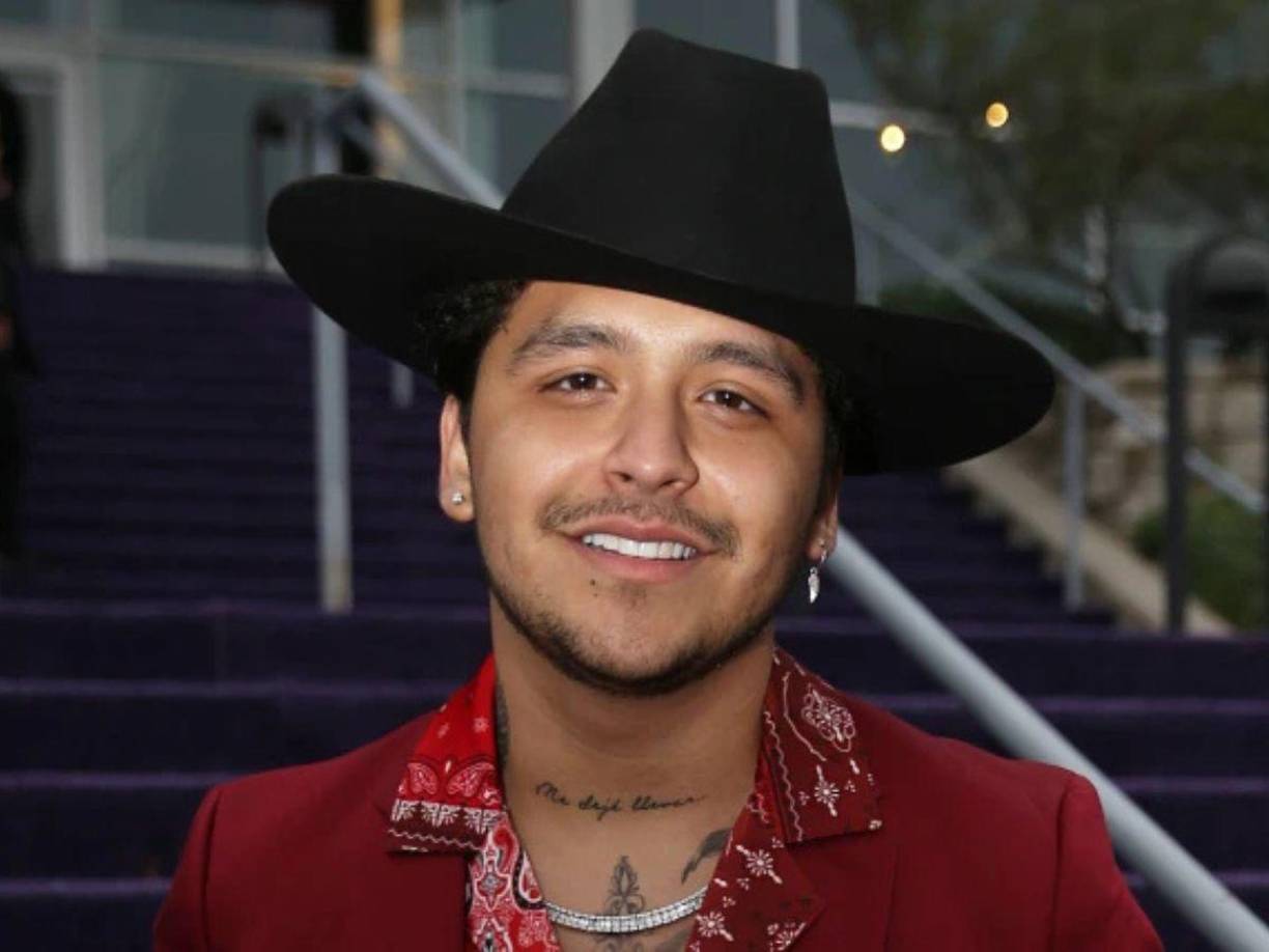 En una entrevista compartida por el matutino “Venga La Alegría”, Dani Flow fue cuestionado sobre las apariciones en Instagram de Christian Nodal en el perfil de una de sus parejas. El reguetonero se mostró muy molesto por la actitud que tomó el esposo de Ángela Aguilar. 