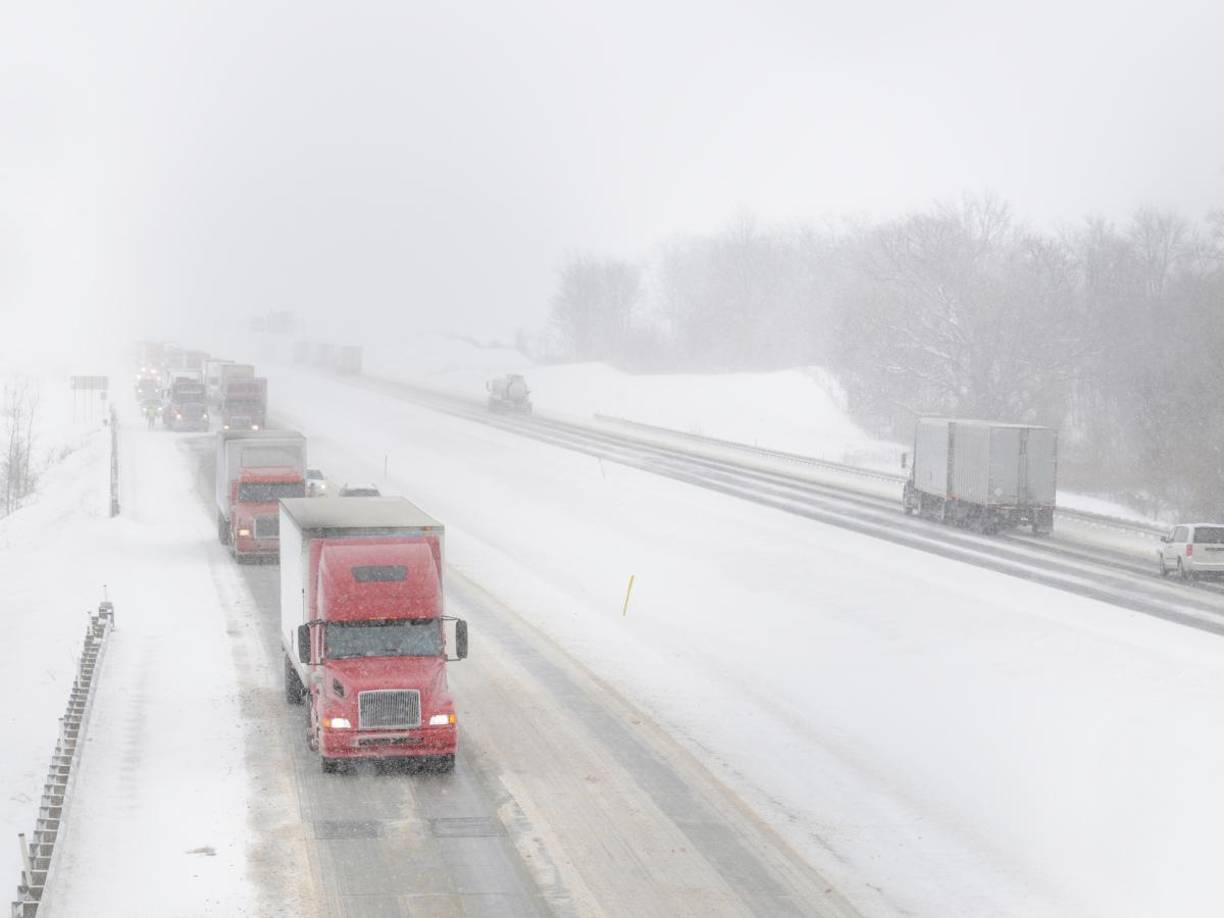 Aunque las temperaturas extremas y tormentas afectarán la región, los residentes pueden esperar un alivio gradual antes de las celebraciones de fin de año.
