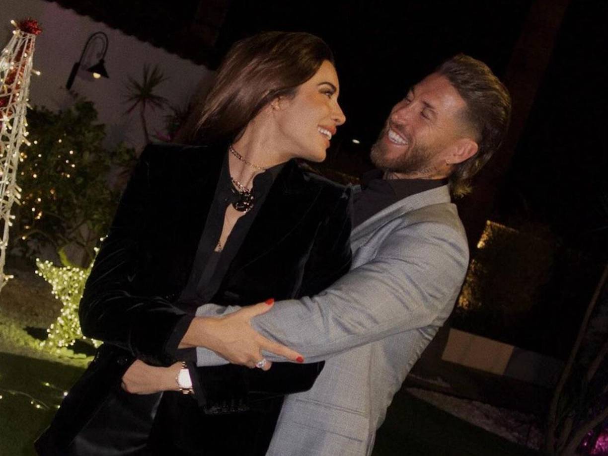 Sergio Ramos y Pilar Rubio le pusieron fin a los rumores de una posible separación al compartir esta fotografía por el Año Nuevo.