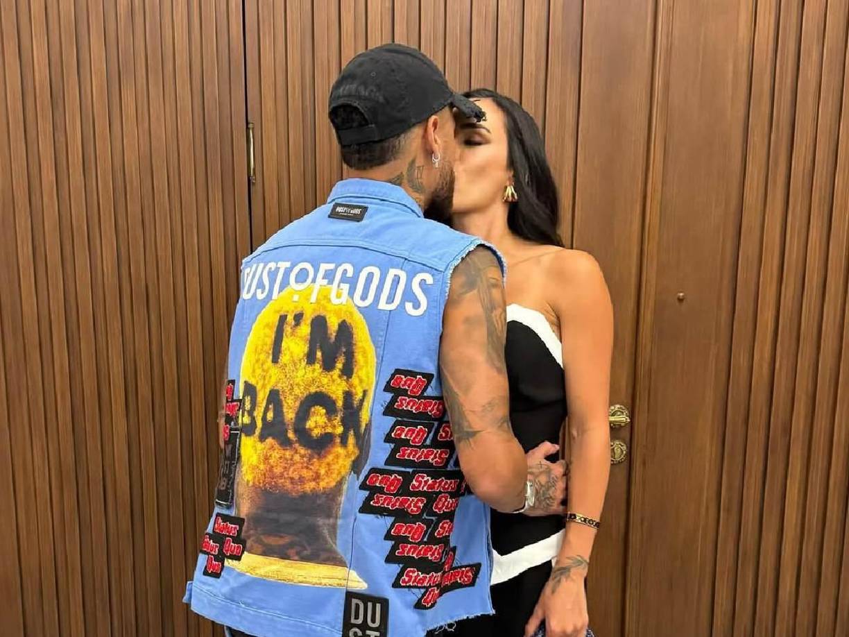 En su momento, Neymar tuvo que pedirle disculpas públicamente durante su primer embarazo tras salir a luz que le había sido infiel.