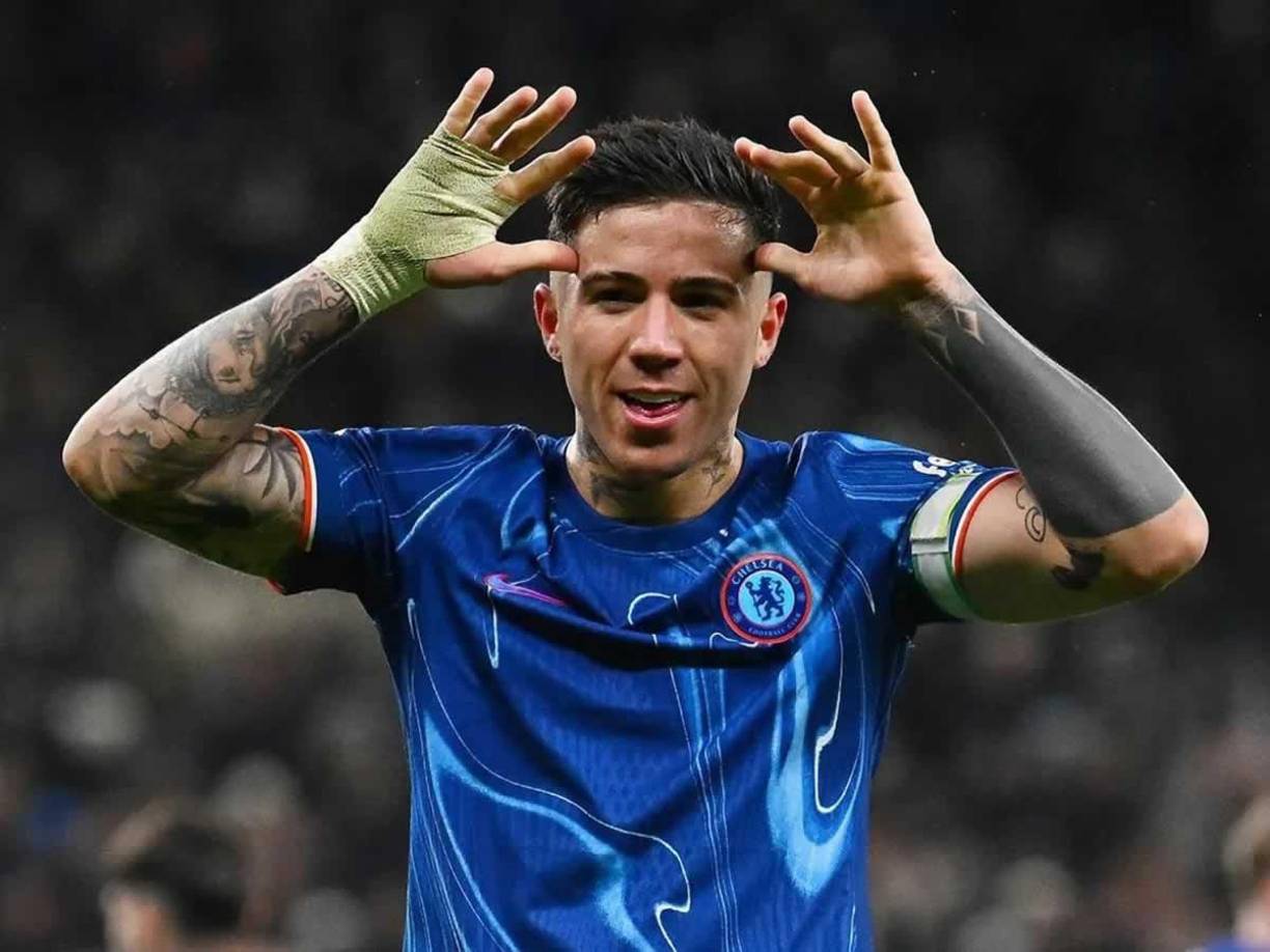 Desde su ruptura con Cervantes, el rendimiento de Enzo Fernández con el Chelsea ha sido notable. Lleva tres goles y tres asistencias en sus últimos partidos disputados de la Premier League.