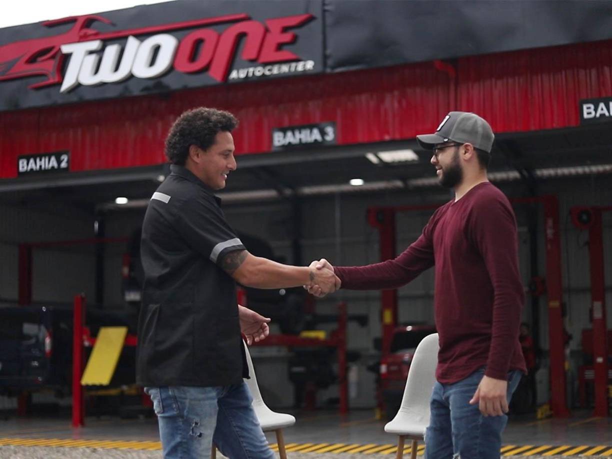 Diario LA PRENSA se contactó con Kevin Hernández y el exportero nos atendió en su nuevo negocio. 