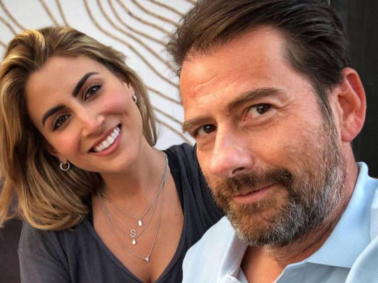 Recientemente la joven cantante fue criticada por los conductores Sofía Rivera, ‘La Estaca’ y Eduardo Videgaray en una emisión del programa ¡Qué importa! donde se burlaron del aspecto de la también actriz de teatro y recordaron la primera ocasión en que la confundieron con un hombre.