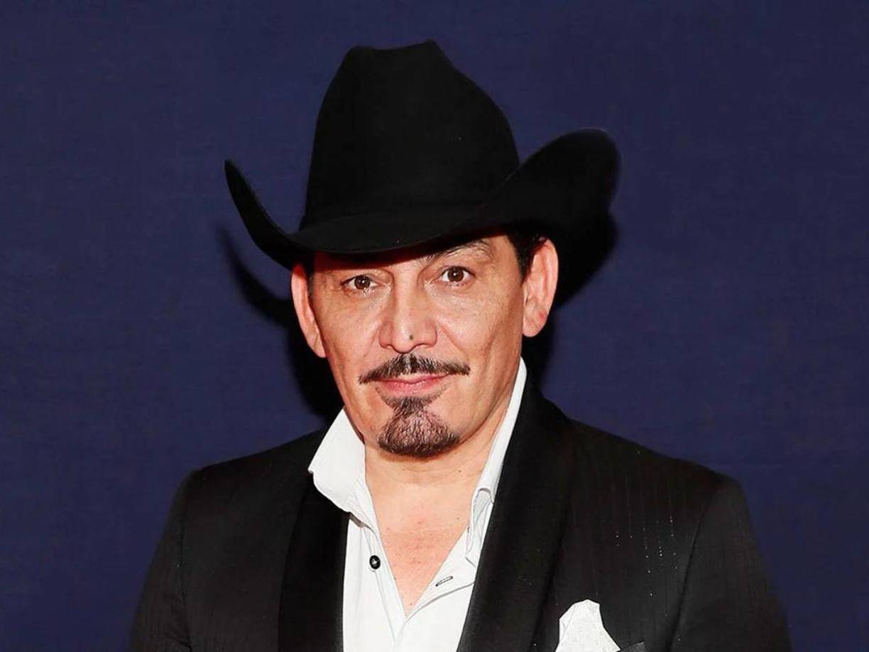 “Desgraciadamente, la muerte de Julián si retrasa la sucesión [intestamentaria] de mi padre, un poco. Obviamente, tiene que entrar también José Julián”, explicó José Manuel Figueroa a los medios de comunicación.