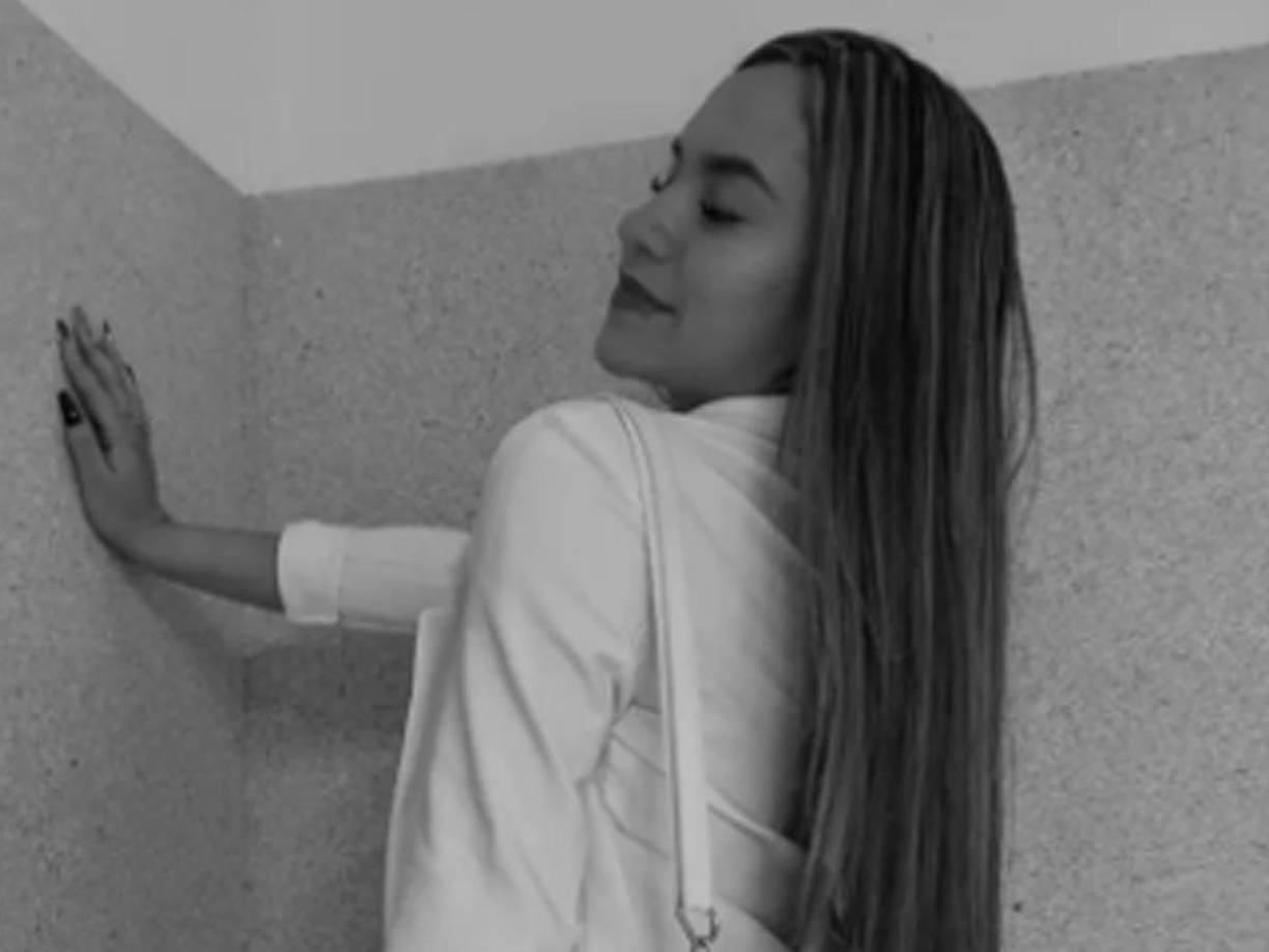 La madre de Laura afirmó que el hombre la presionaba constantemente para que saliera de Bogotá.