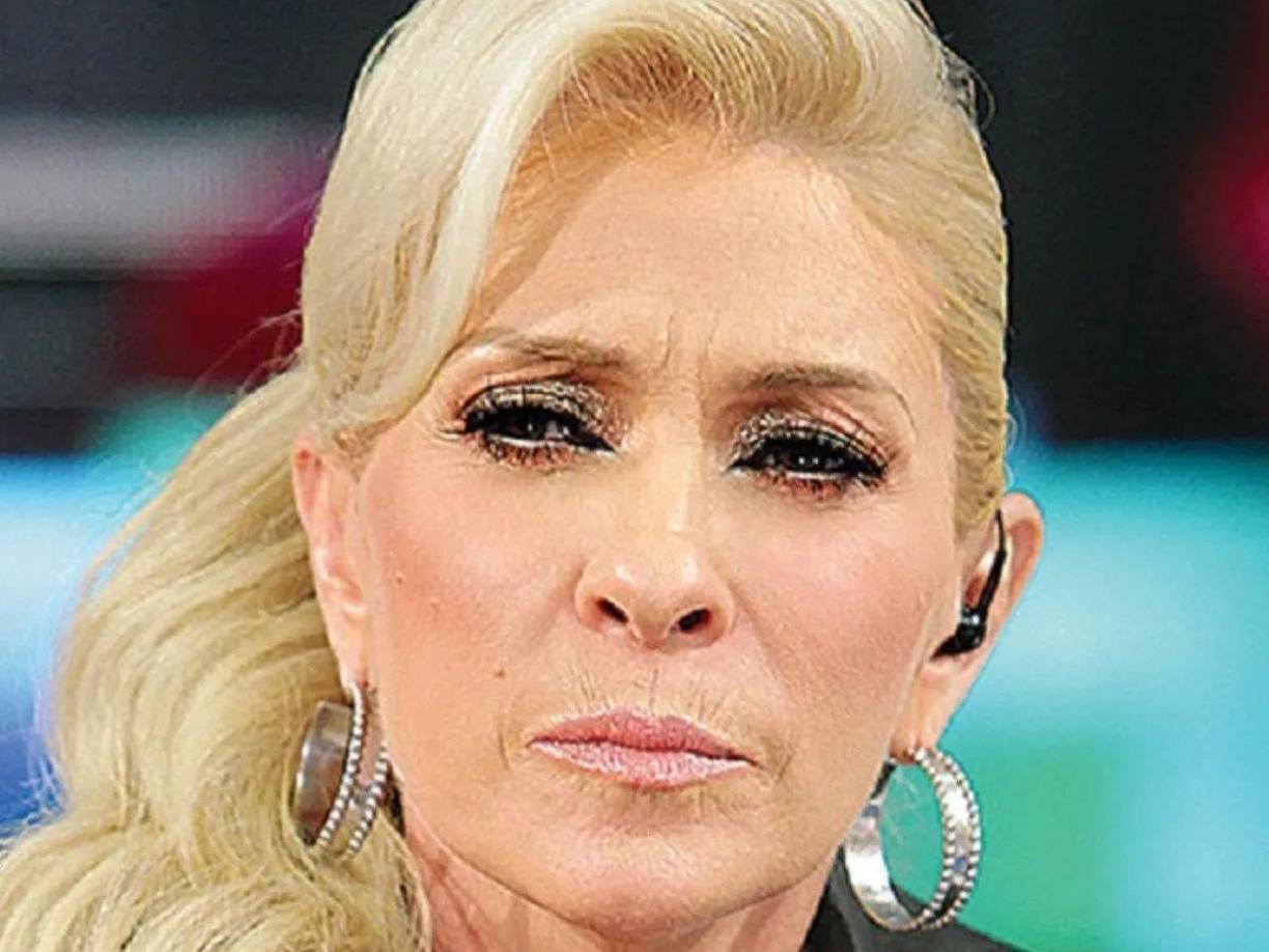 Durante una plática con el resto de las integrantes del reality, la veracruzana contó que hace tiempo le diagnosticaron papiloma cervicouterino, la cual fue consecuencia de haber tenido relaciones íntimas sin protección y casi le cuesta la vida.