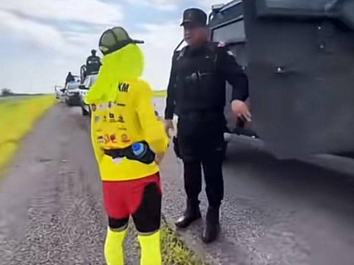 El influencer japonés, Shin Fujiyama, fue detenido recientemente por un agente policial mientras realizaba su recorrido maratónico de correr desde México a Honduras.