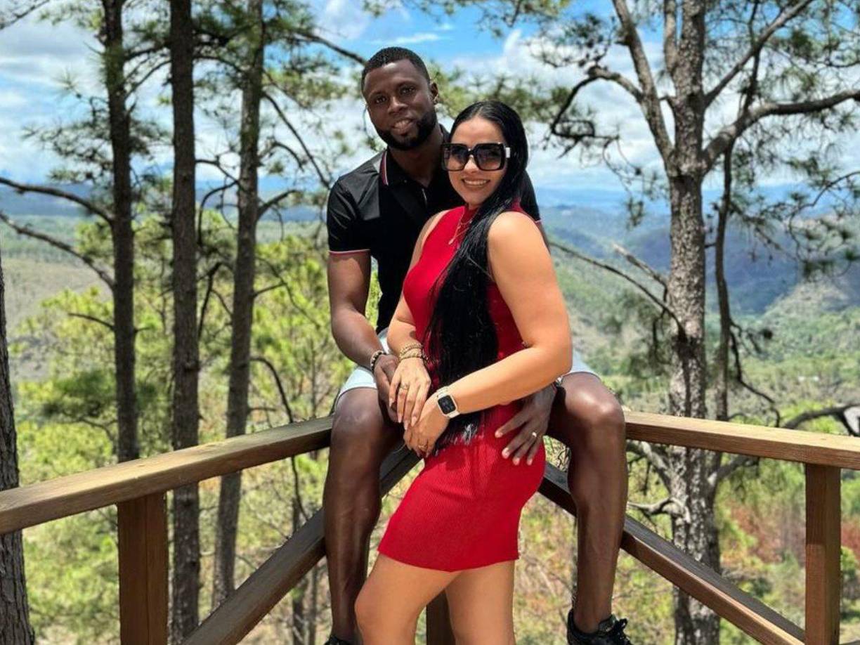 Yustin Arboleda tiene como esposa a la venezolana Paula Vivas.