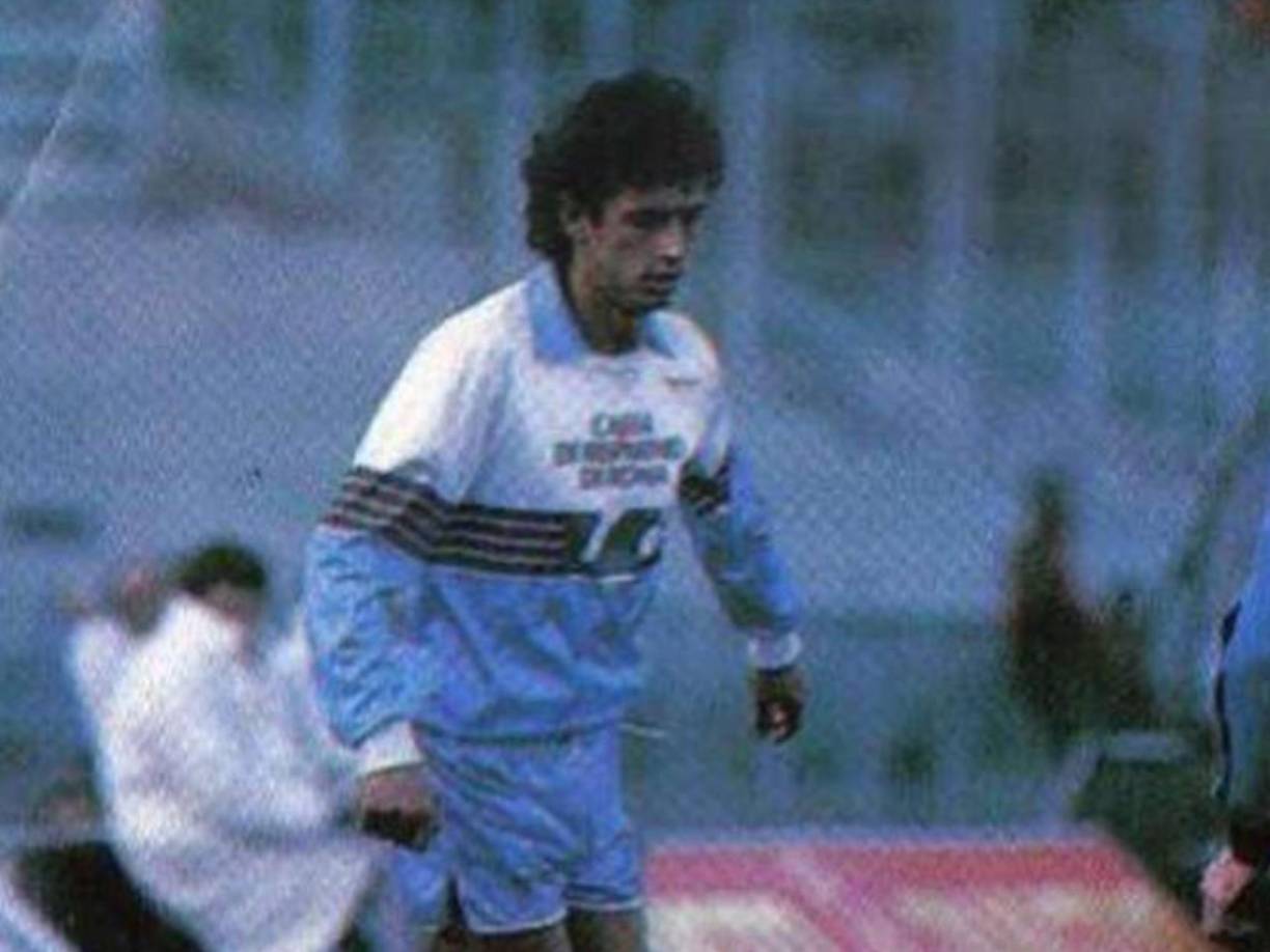 Pasó por varios equipos en Italia, así como la Lazio. Rimini, Licata, Messina y Juventus Stabi fueron otras camisas que defendió en su carrera.