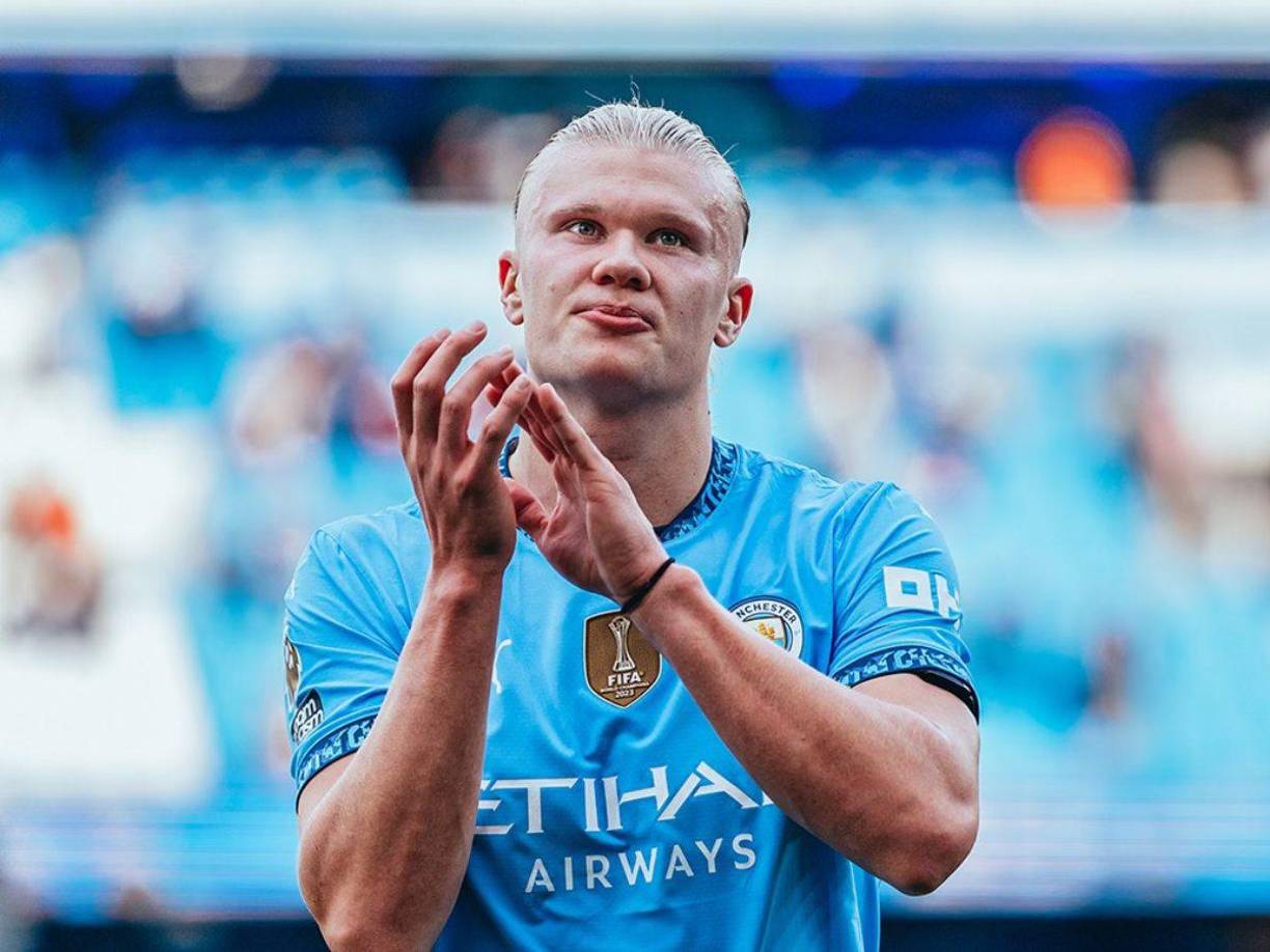 Según información de ‘TealTalk’, Erling Haaland, que atrae el interés de Arabia Saudita, habría dicho ‘no’ a esa propuesta. Un club saudí habría ofrecido oro a la estrella del Manchester City, quien la rechazó inmediatamente. Al noruego le gustaría quedarse en Europa y sólo considerará estas ofertas al final de su carrera