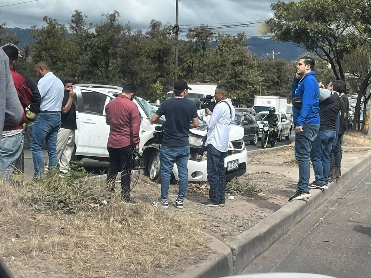 La fuerte colisión se registró este jueves en horas de la tarde. Uno de los heridos se trasladaba hasta la casa de su madre.