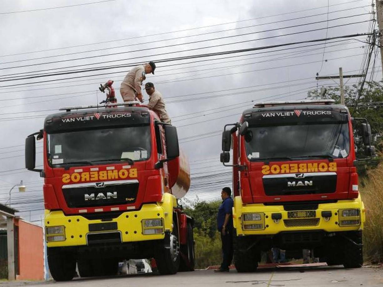 También, indicó que la investigación evidencia una grave deficiencia en la calidad de los bienes adquiridos, sino, que también pone en peligro la capacidad de respuesta de los Bomberos ante emergencias”.