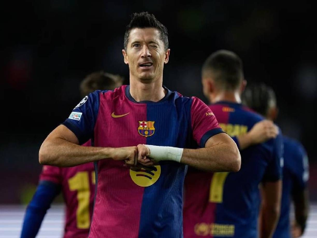 Lewandowski volvió a aparecer en el segundo tiempo y lo hizo en el minuto 51 con un curioso gol.