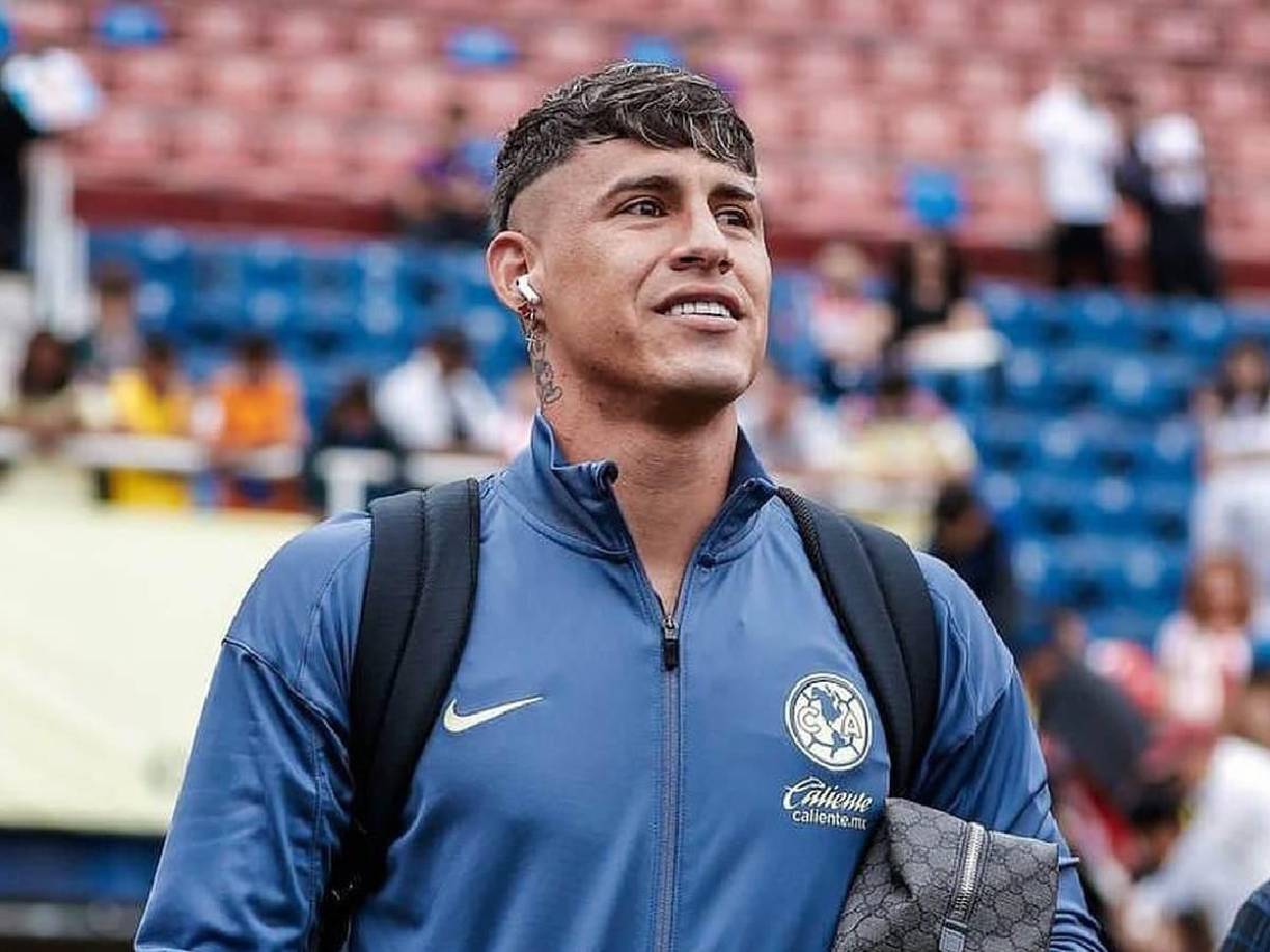 Hablamos de Cristian Calderón, jugador del Club América de la Liga MX, quien hace una semana se coronó campeón con el club. 