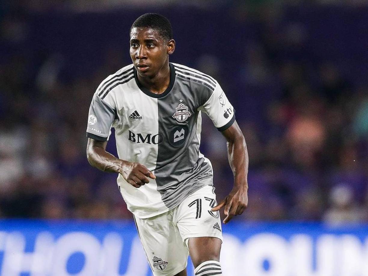 El volante hondureño Jesús Batiz anunció su salida del Toronto de la MLS . 