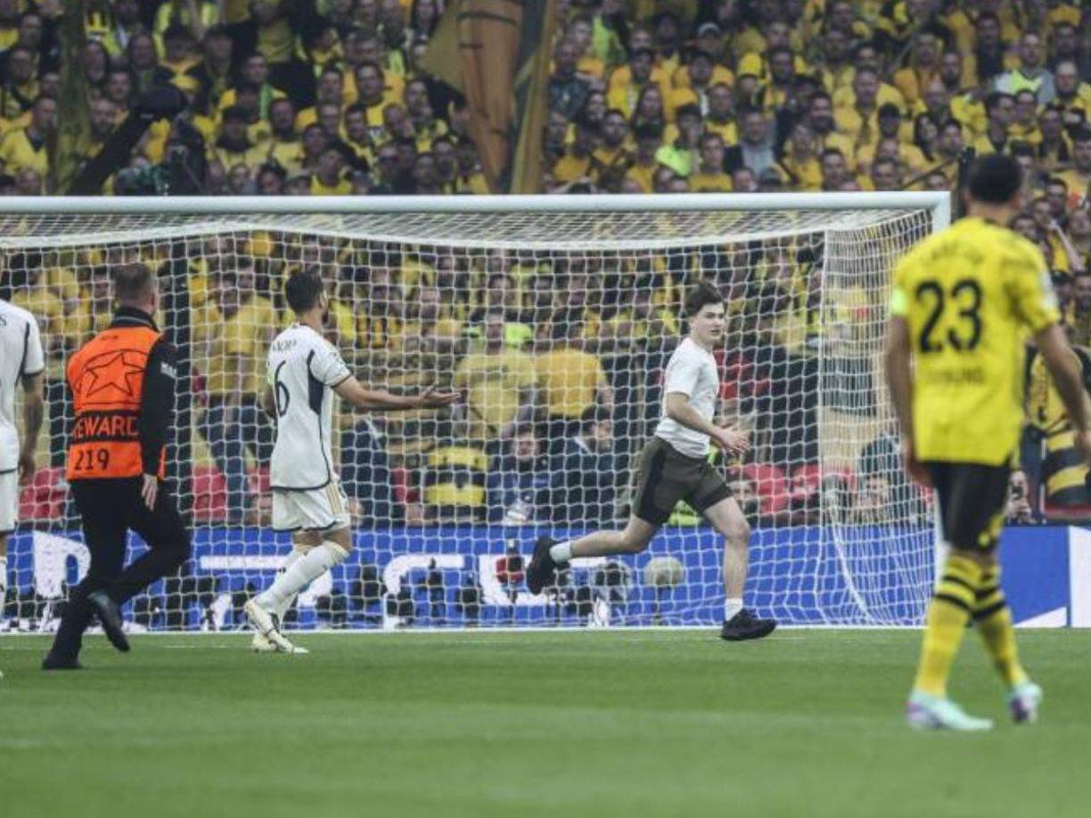 Un influencer ruso fue el responsable de la invasión de campo que se produjo en la final de Champions entre Borussia Dortmund y Real Madrid que terminó con triunfo de 2-0 de los blancos en Wembley.