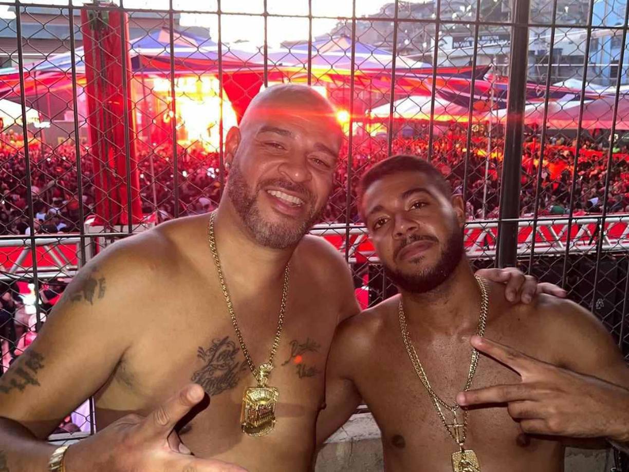 “Estaba destrozado. Agarré una botella de vodka. No exagero. Bebí toda esa mie*** solo. Llené mi cu** de vodka. Lloré toda la noche. Me desmayé en el sofá porque bebí mucho y lloré. Pero eso fue todo, ¿no, hombre? ¿Qué podía hacer? Estaba en Milán por una razón. Era lo que había soñado toda mi vida”, agregó.