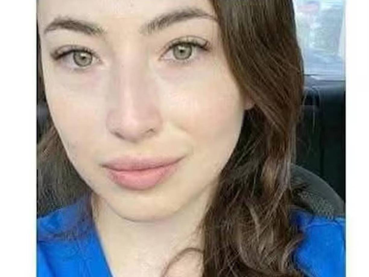 Las bitácoras del área de vigilancia y las imágenes de las cámaras de videovigilancia del edificio revelan que no se registró la llegada de ninguna otra persona al departamento antes del hallazgo del cuerpo de la doctora Indira Gallegos. 