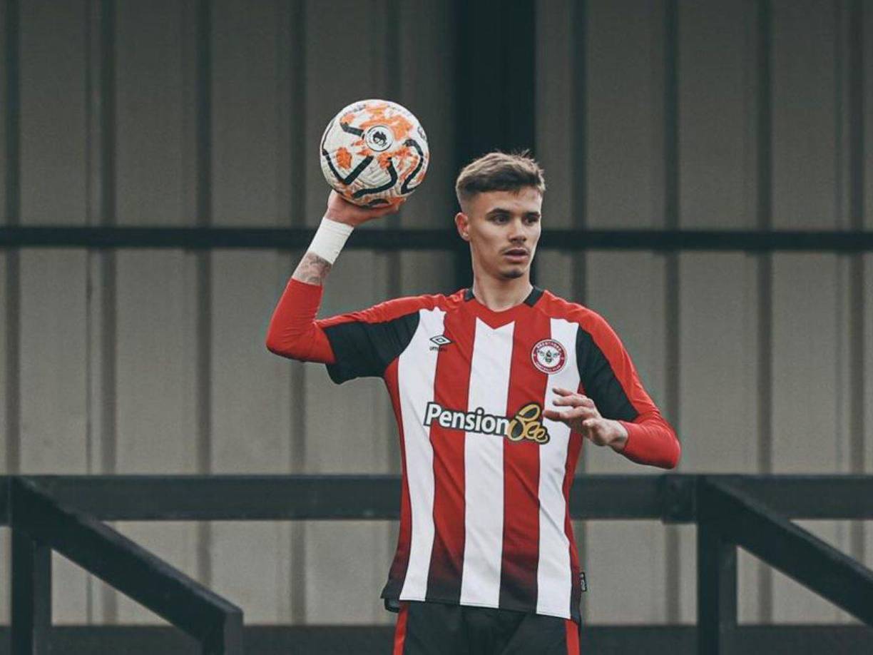 ¿Por qué se retira del fútbol Romeo Beckham con apenas 22 años de edad? Se conoce el motivo de su decisión.