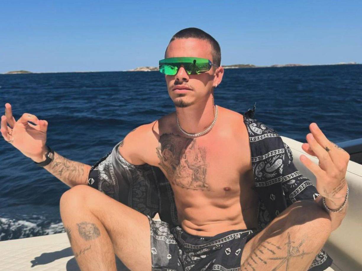  Al parecer, el joven espera firmar un acuerdo con la importante casa de moda parisina Safe Management. 