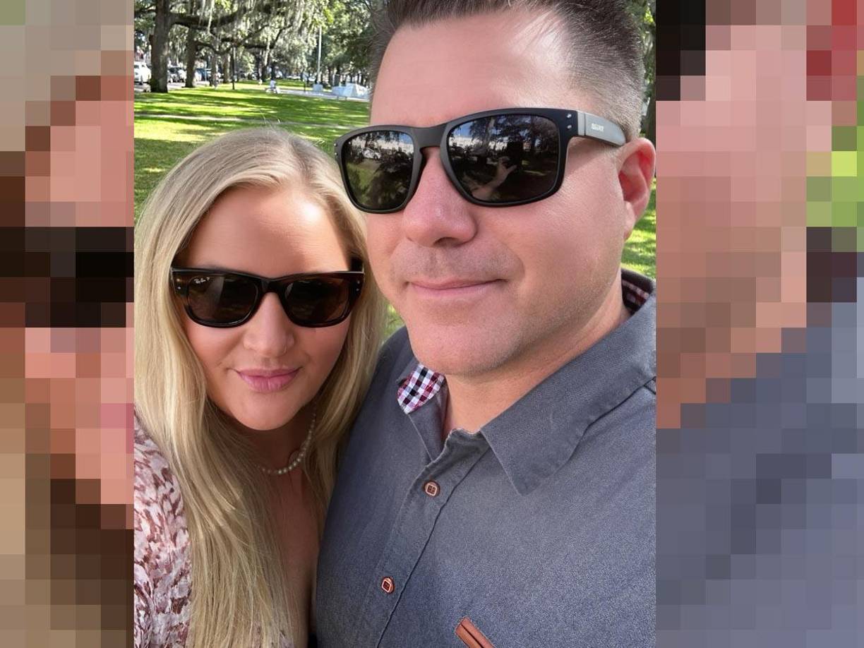 La pareja, que llevaba un año casada, tenía una familia mixta de cuatro hijos.