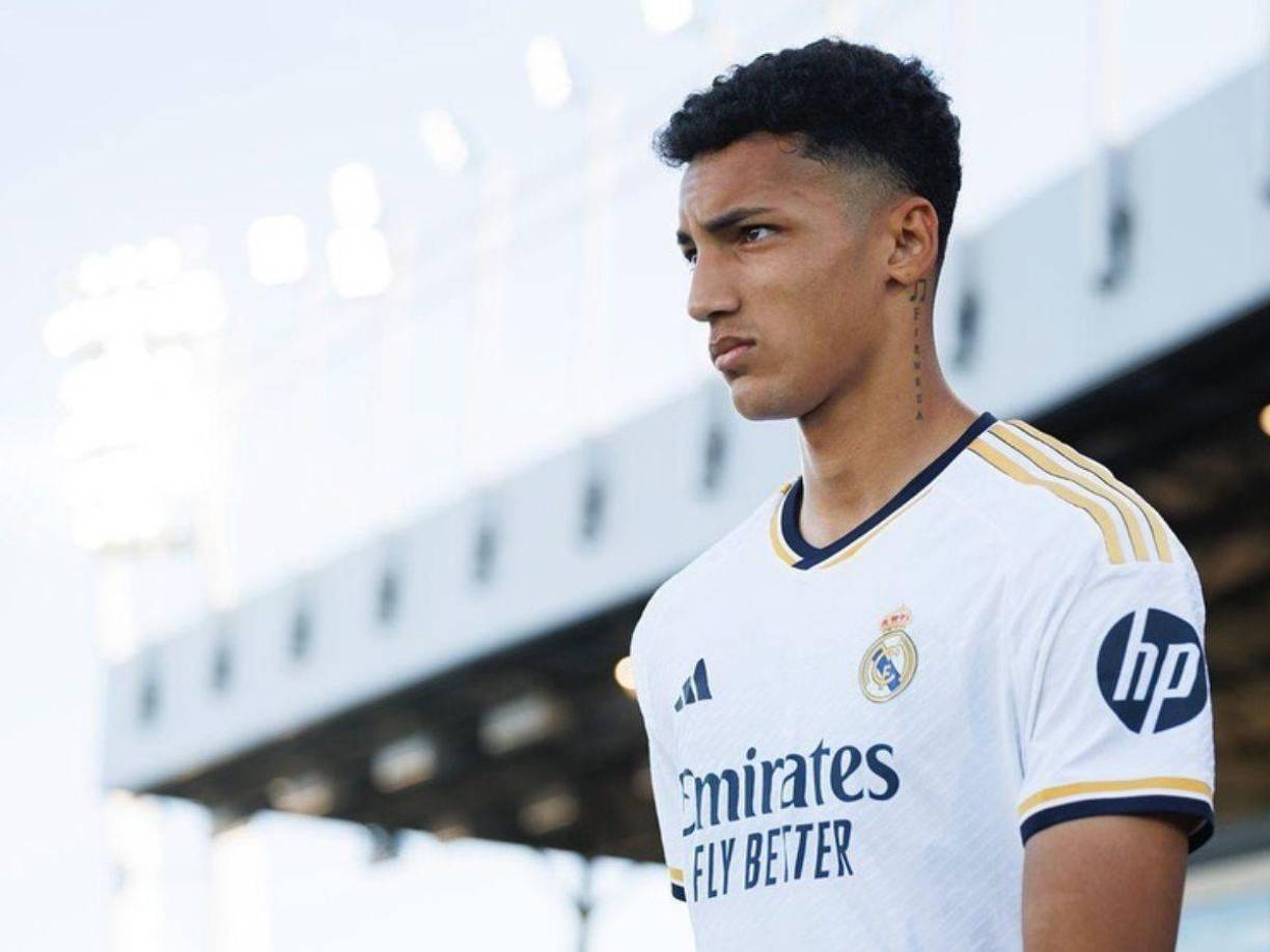 El delantero uruguayo Álvaro Rodríguez deja las filas del Real Madrid en el tramo final del mercado de fichajes y tiene un nuevo equipo en España.