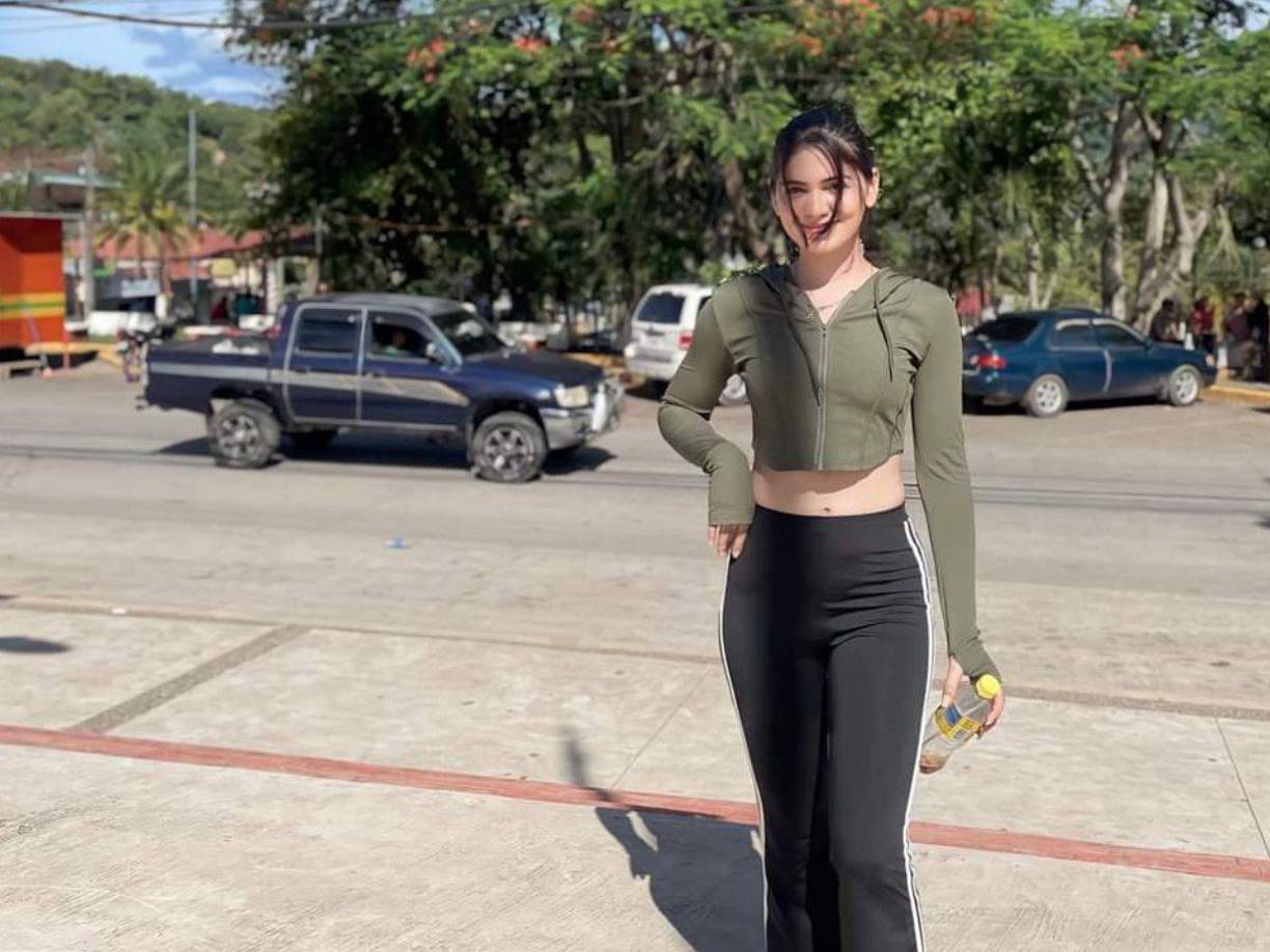 La bella vendedora es aficionada del Real España. 