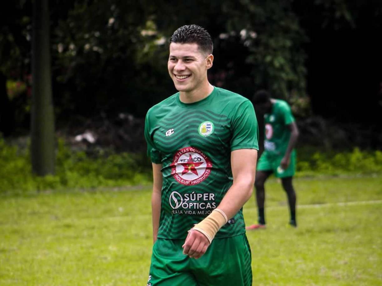 Juan Capeluto - El defensor uruguayo no seguirá en el Juticalpa FC y ya le fue notificado, su destino está en México con el Correcaminos.