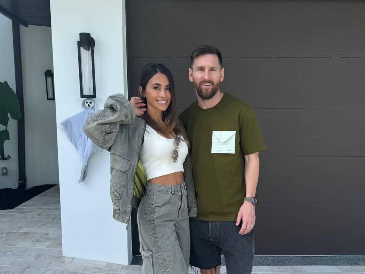 Messi y Antonela Roccuzzo son definitivamente una de las parejas favoritas de los argentinos, tanto dentro como fuera de las redes sociales. 