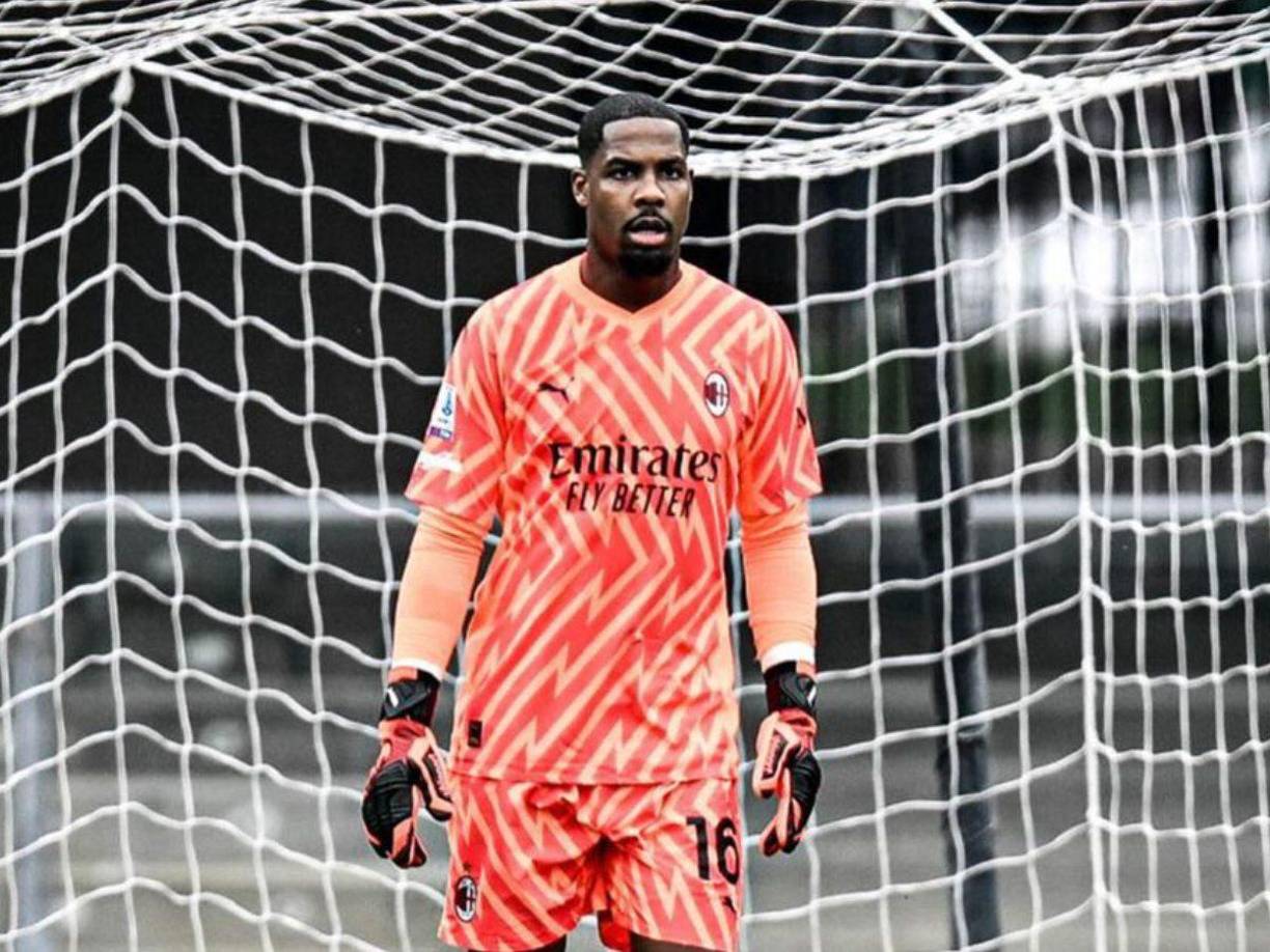 Según el ‘Corriere dello Sport’, se está cerca de llegar a un acuerdo entre el portero francés Mike Maignan y el AC Milan para una prórroga de su contrato hasta 2028, acompañada de un salario de 5 millones de euros más primas y bonus que pueden incrementar sus emolumentos hasta los 7 millones de euros