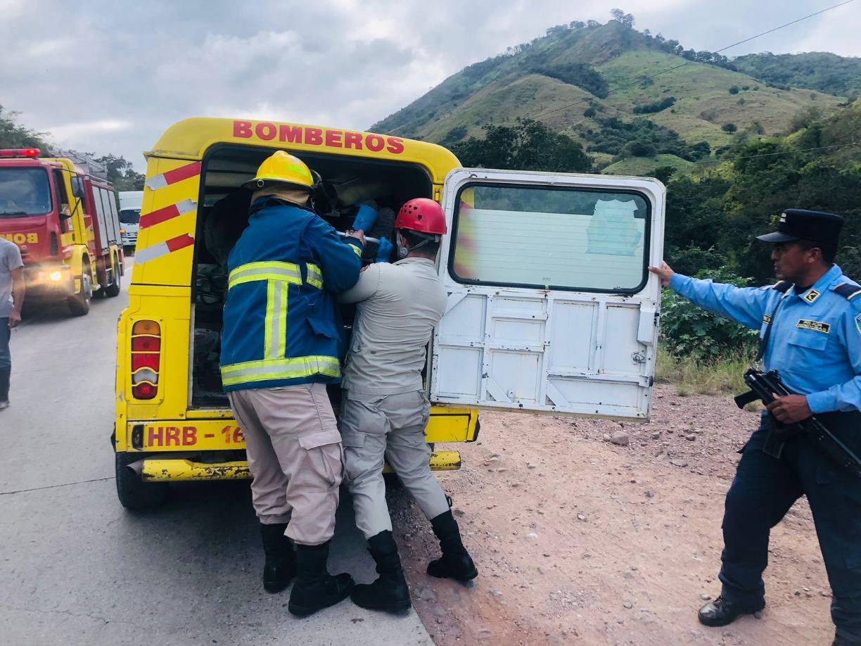 Los heridos trasladados al Hospital de Occidente son Brenda Yamileth Guillen Guerra (de 28) , Ángel Antonio Guillen Escobar (de 5), José Antonio Escobar Cardoza (de 38), María Andrea Mejía (de 40), María Candelaria Manueles Rodríguez (de 36) . 