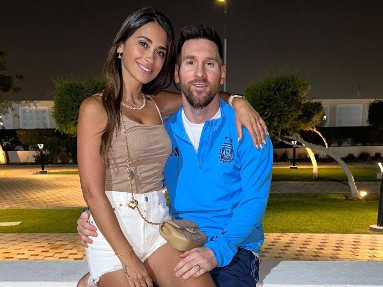 “Messi quiere volver a vivir lo que no vivió porque se la pasó jugando todo el tiempo, se la pasó entrenando, se la pasó completamente custodiado por sus padres y por su pareja”, mencionó Mhoni Vidente.