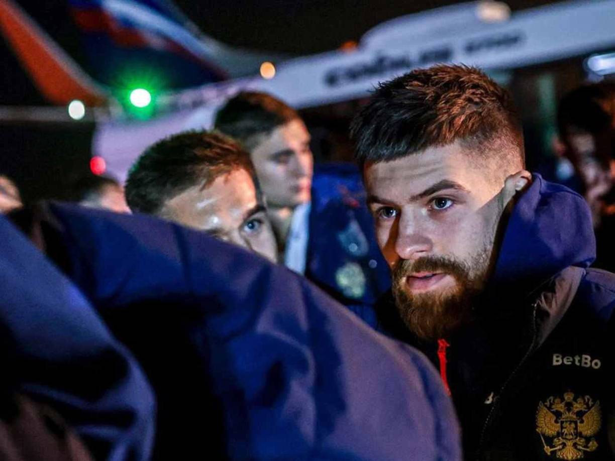 Así lo informó el medio local MatchTV, donde aseguraron que los entes reguladores del fútbol mundial y europeo decidieron ratificar la sanción al seleccionado que jugó 11 mundiales en toda su historia (entre Rusia y Unión Soviética).