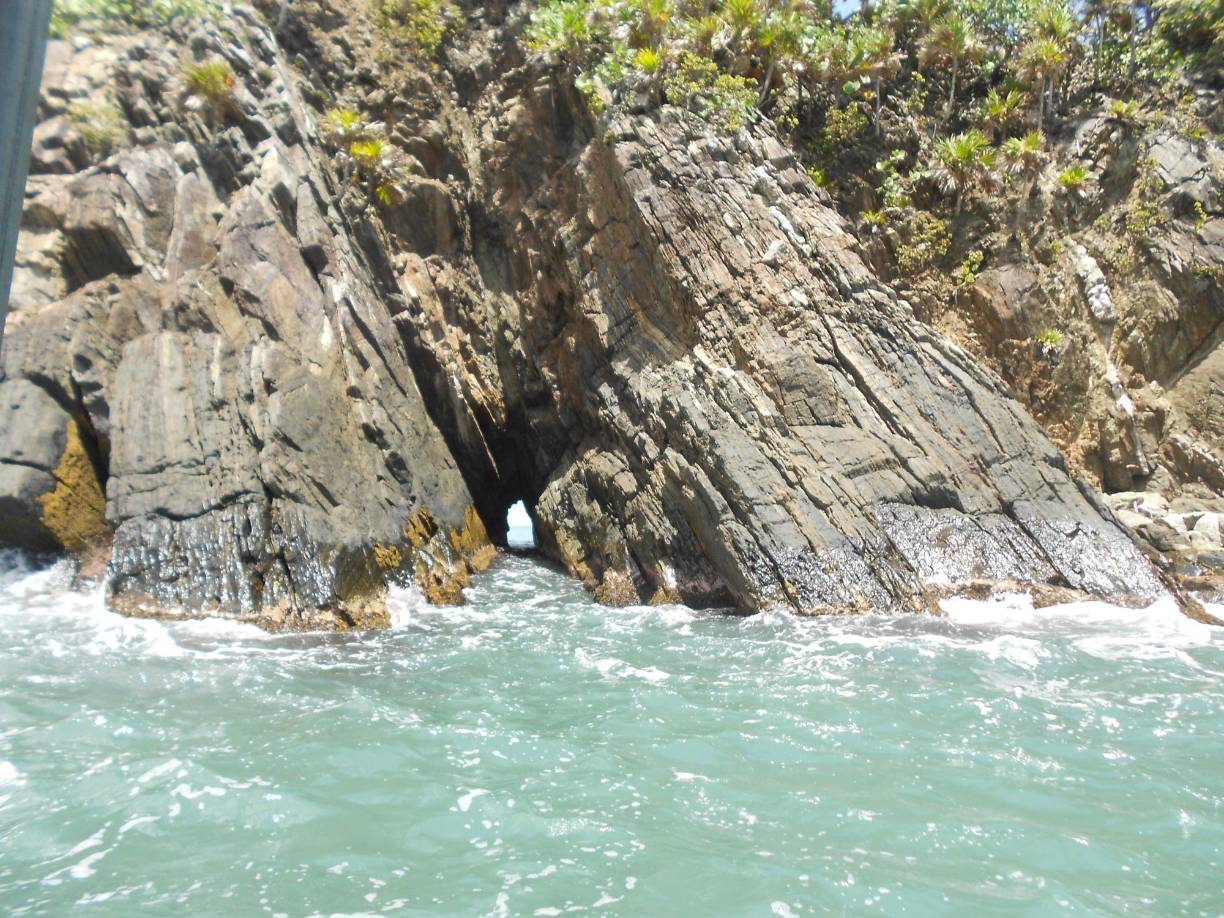 5. Asimismo, este maravilloso lugar está lleno de muchos secretos y sorpresas, entre ellos, la leyenda del túnel del amor, el cual supone que si una pareja cruza nadando ese lugar, su romance quedará sellado para siempre.