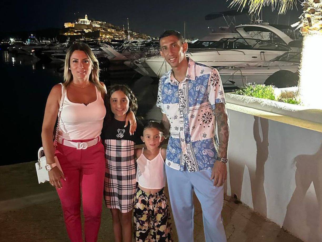 “Pienso que él nunca se va a querer ir, pero bueno, entonces digo no está tan mal que lo haga ahora. Al final tiene razón y se lo merece así. No se merece irse de otra manera. Se siente muchísimo la despedida”, siguió contando la esposa de Ángel Di María.