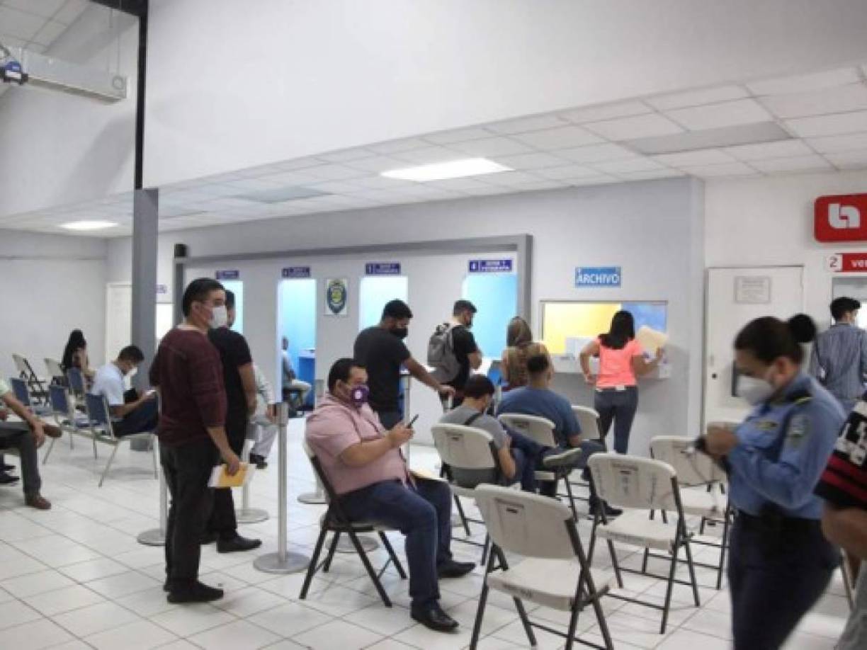 <b>4.</b> Recibo de pago de Banco Atlántida.