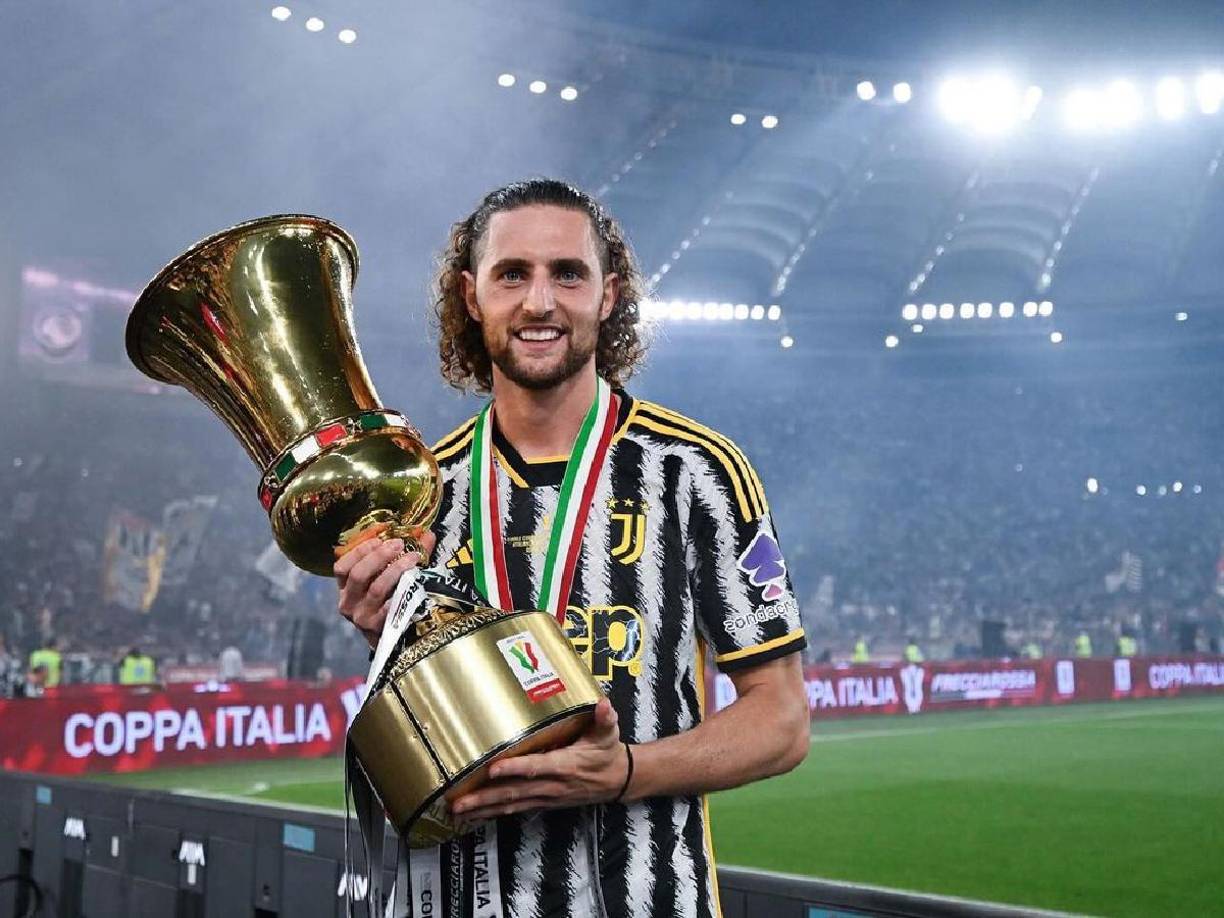 El periodista francés, Kamal Gozo, publicó que el Arsenal empezó a moverse por el fichaje de Adrien Rabiot, que se encuentra libre tras dejar la Juventus.