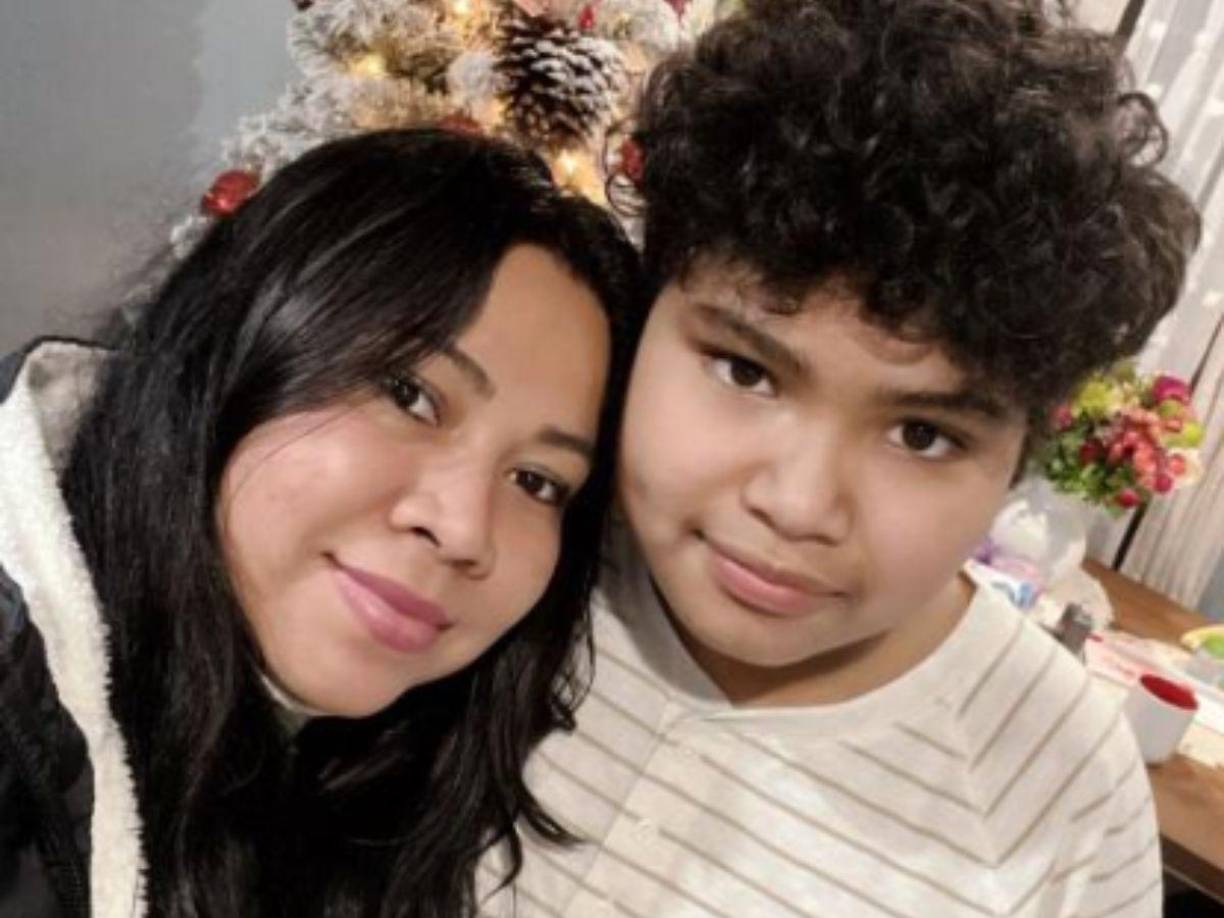 Ingrid le aclaró a las autoridades que el padre de su hijo no ha estado presente durante más de una década y no paga su manutención. García se divorció del padre de Jahir en Honduras y se mudó con su hijo a Houston cuando sólo tenía 3 años de edad. “Soy madre soltera y he sacado a mi hijo adelante”, cuenta entre lágrimas la hondureña.