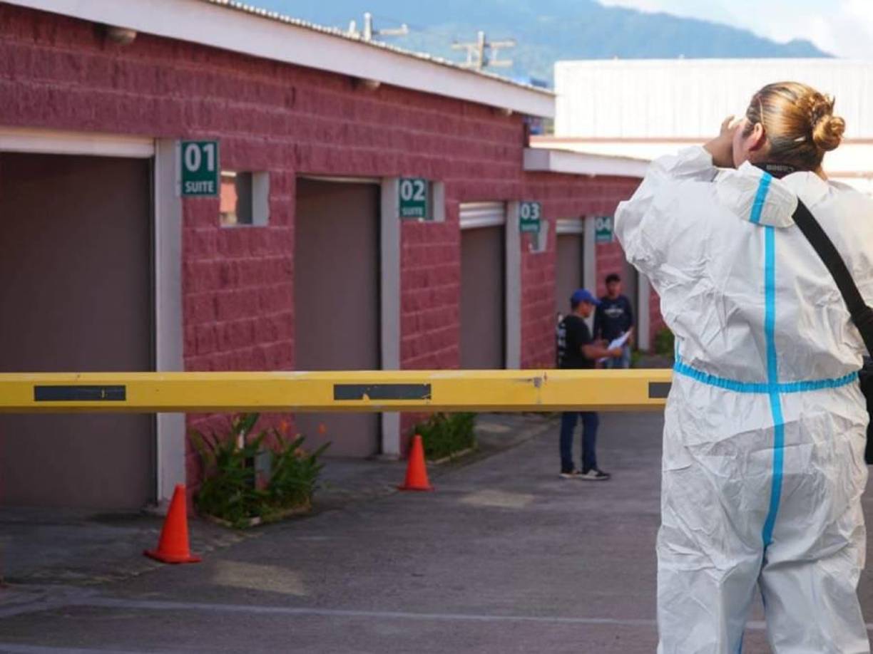Cuando transitaba por una calle de la colonia Trejo, a pocas cuadras de su lugar de trabajo, el carro de la joven fue impactado atrás por una camioneta roja, conducida por los secuestradores, simulando un accidente de tránsito.